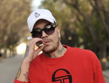 «Πιάστηκαν» στα χέρια Light και Snik στα MAD VMA 2019 την ώρα που τραγουδούσε η Καίτη Γαρμπή (βίντεο)